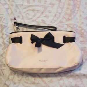 NWOT Victoria Seceret Zipper Pouch